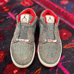 Nike Air Jordan 1 Retro Low. CA denim